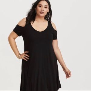 TORRID BLACK JERSEY COLD SHOULDER PLUS SIZE DRESS 🔴 EUC